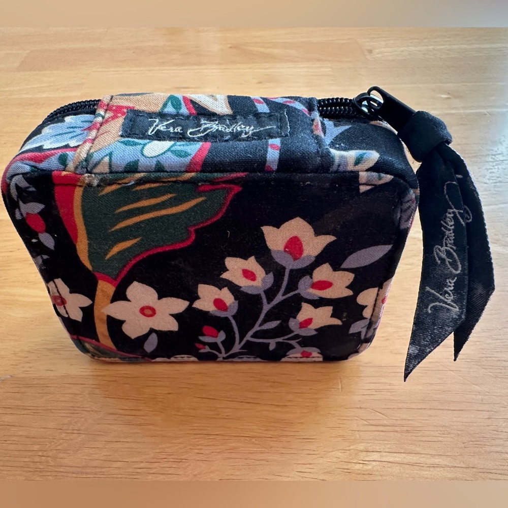 Vera Bradley Travel Pill Case with Floral Design.  ❣️